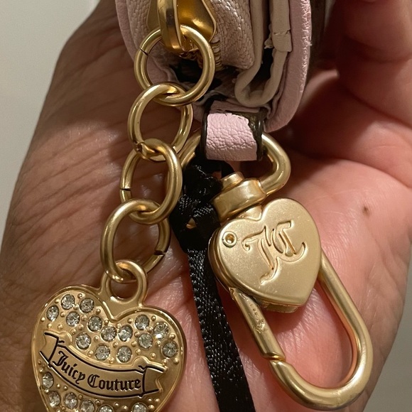 Juicy Couture Chocolate and Pink Heart Coin Pouch velvet - Picture 5 of 8